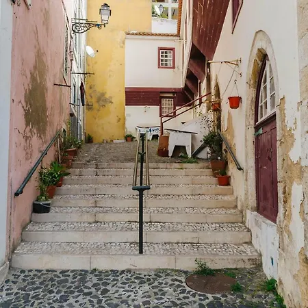 Rent4rest Downtown Tiny דירה