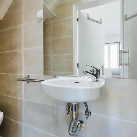 דירה Rent4rest Downtown Tiny *