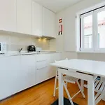 Rent4rest Downtown Tiny * リスボン