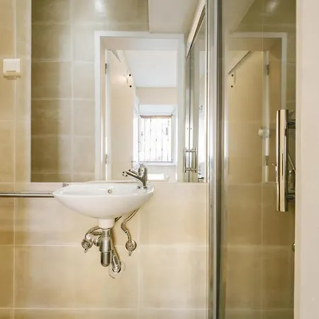 Rent4rest Downtown Tiny شقة *