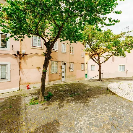 Rent4Rest Lisbon Downtown Tiny Studio Apartments * Lissabon