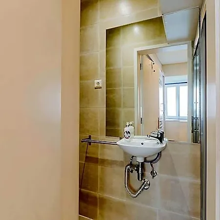 Rent4rest Downtown Tiny Διαμέρισμα *