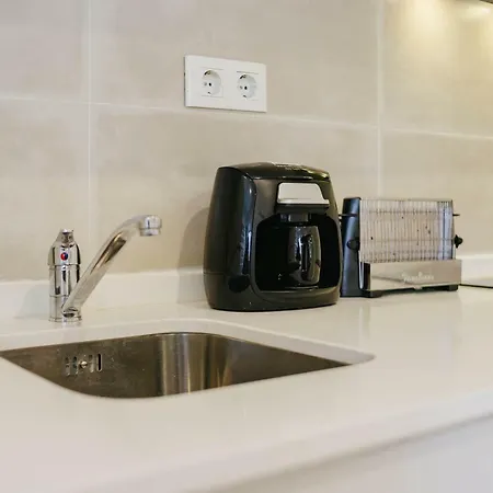 Rent4Rest Lisbon Downtown Tiny Studio Apartments