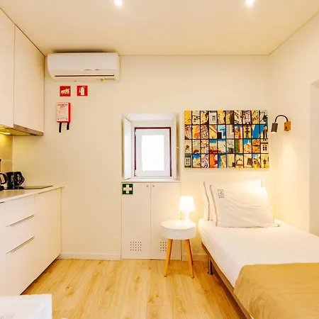 Апартаменты Rent4Rest Lisbon Downtown Tiny Studio Apartments Лиссабон