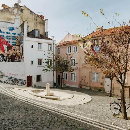 Апартаменты Rent4Rest Lisbon Downtown Tiny Studio Apartments *
