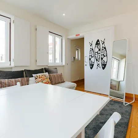 Rent4Rest Lisbon Downtown Tiny Studio Apartments Апартаменты *